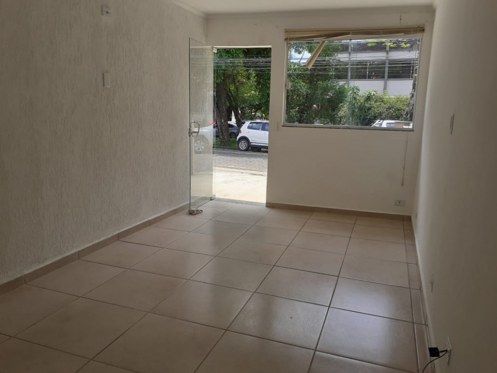 Casa comercial, com 04 sala, n